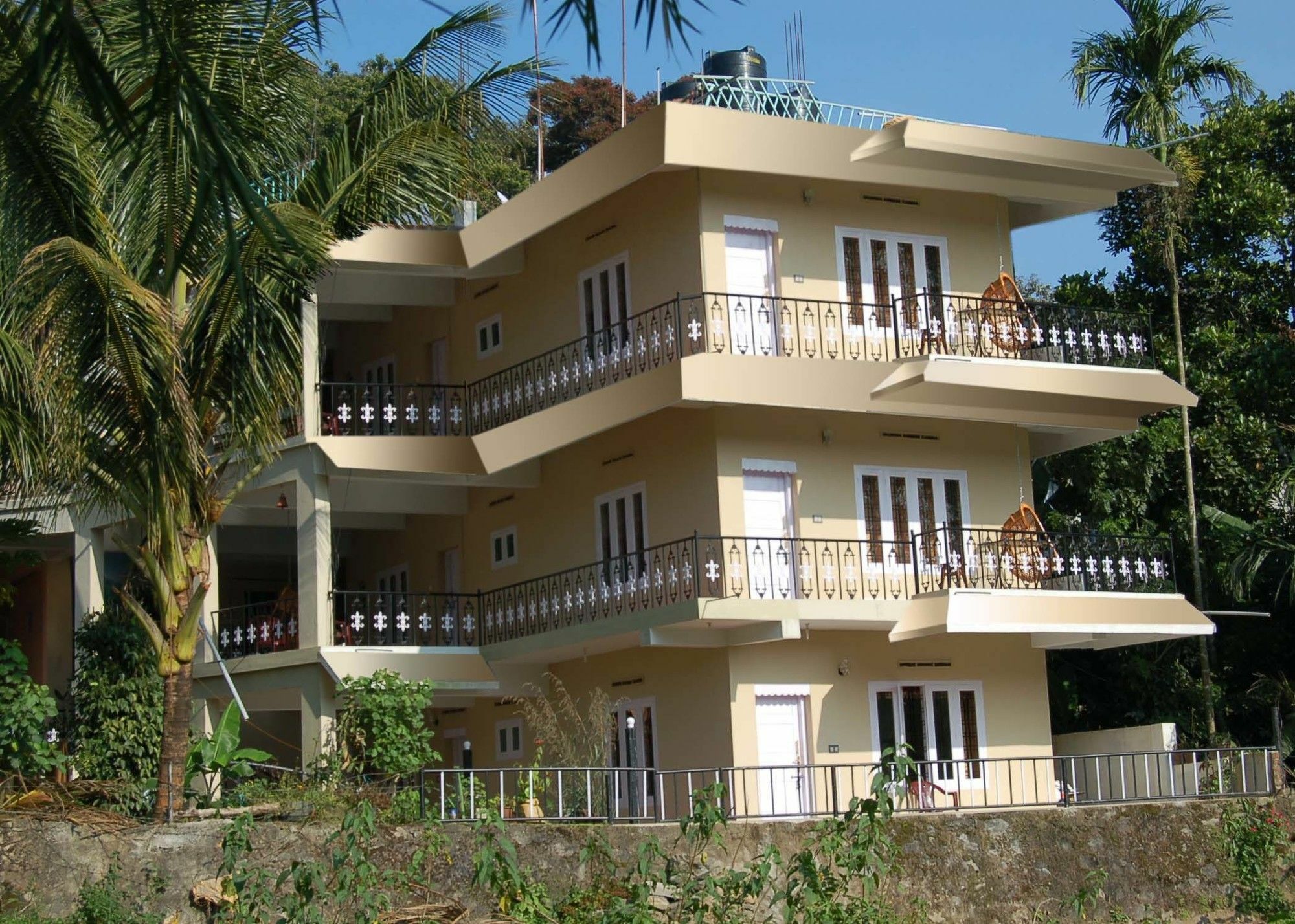 Jungle Palace Homestay Thekkady Exterior photo